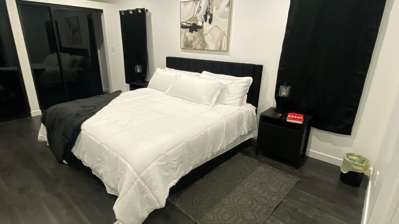 Photo of Bedroom in Mid City