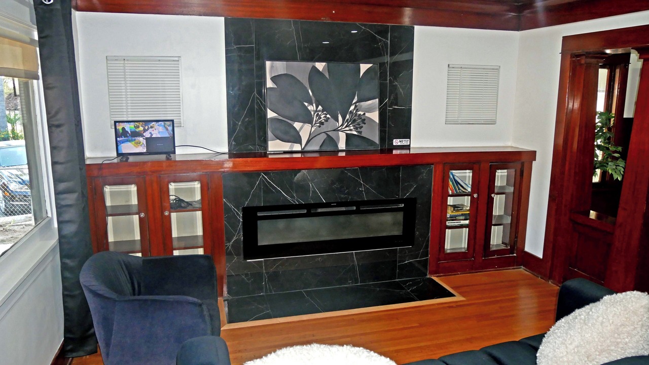 Photo of Livingroom in Mid City