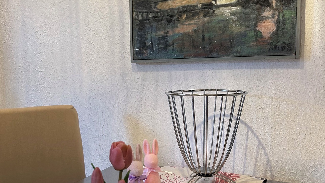 Photo of Others in Leun
