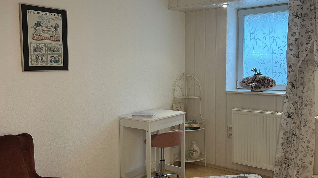 Photo of Others in Leun