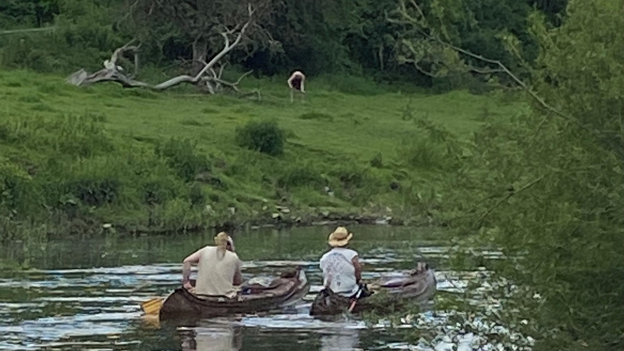 Photo of Others in Leun