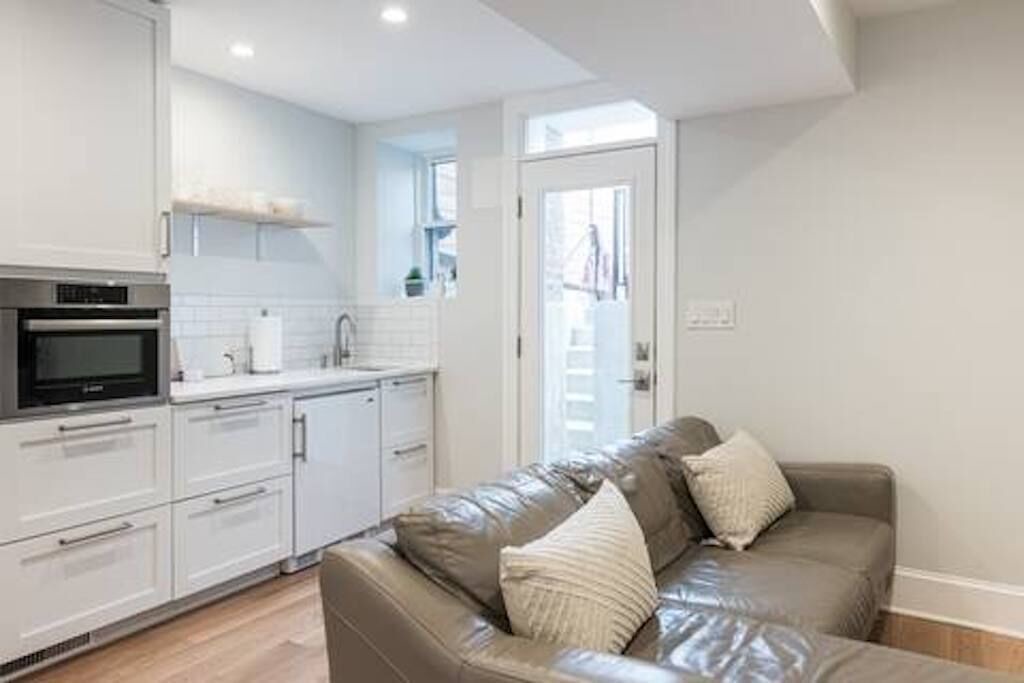 Photo of Livingroom in Columbia Heights