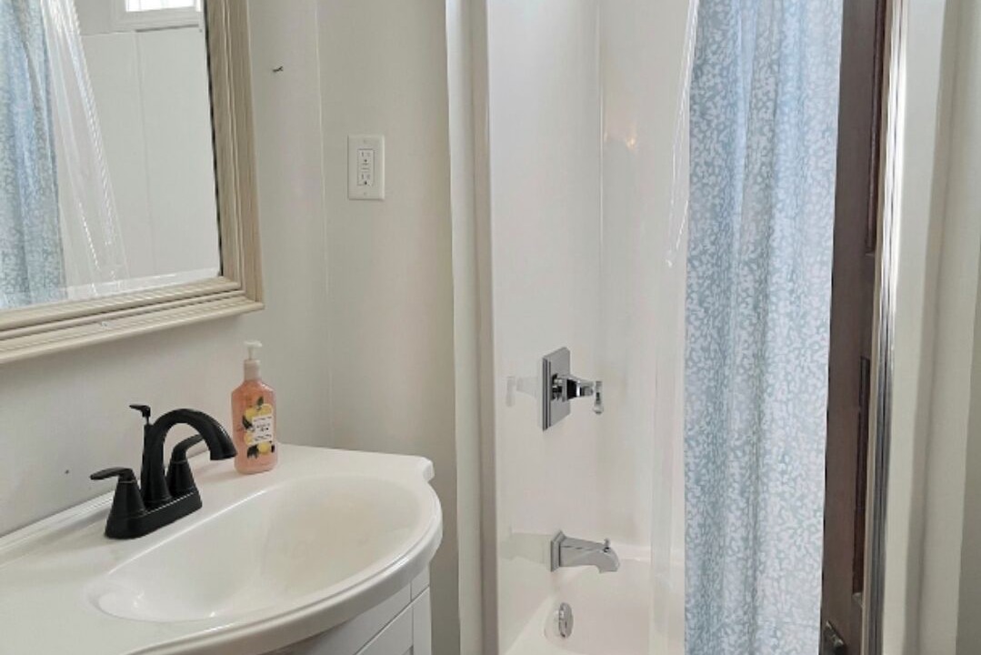Photo of Bathroom in La Salle