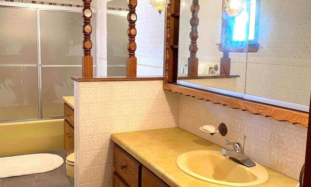 Photo of Bathroom in Seneca