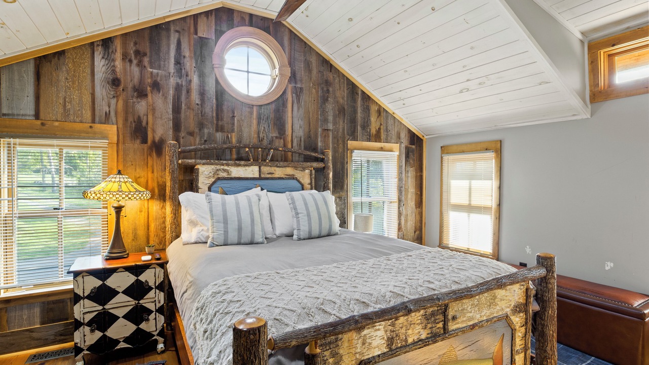 Photo of Bedroom in Rushville