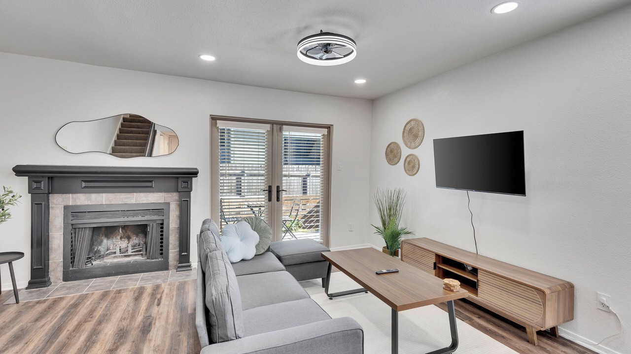 Photo of Livingroom in North Burnet