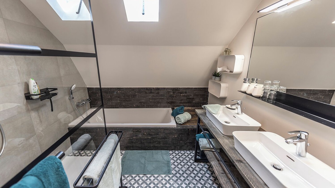 Photo of Bathroom in Peer
