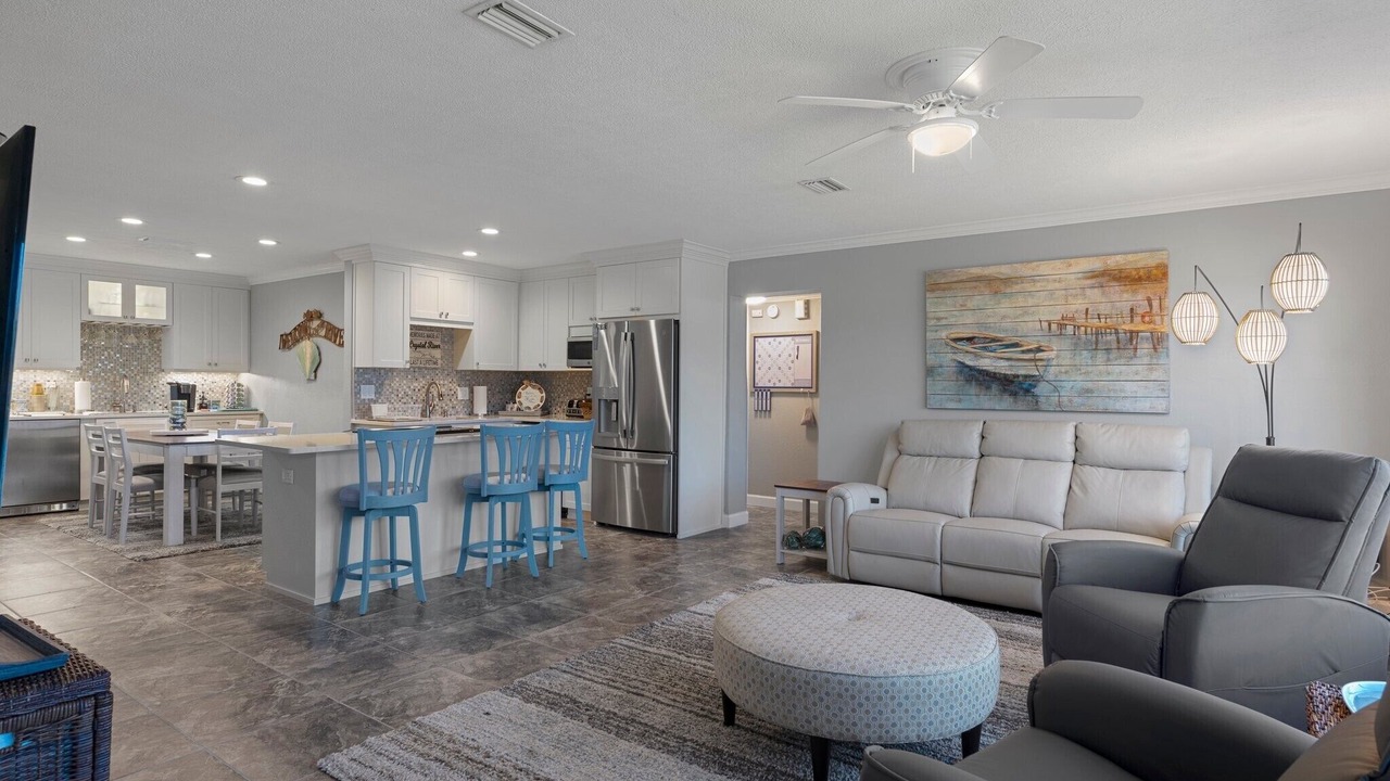 Photo of Livingroom in Springs at Kings Bay
