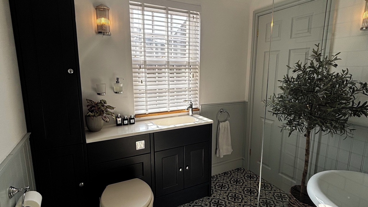 Photo of Bathroom in Kemble