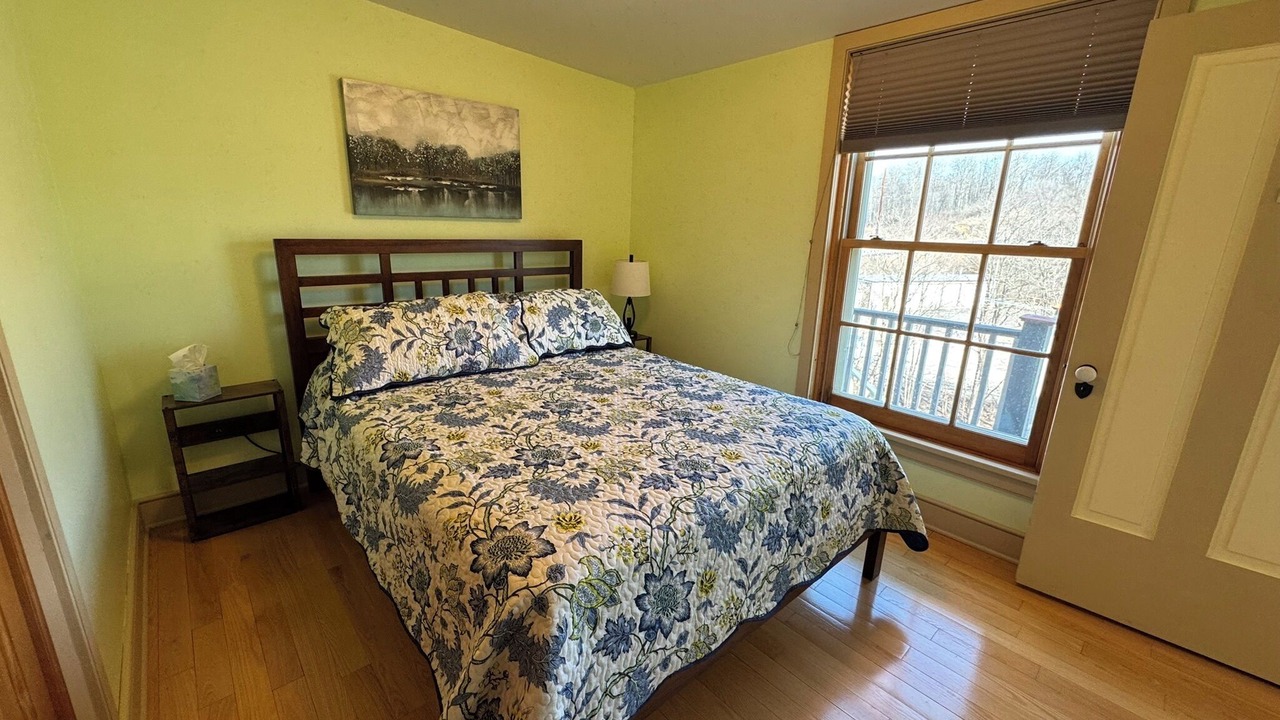 Photo of Bedroom in Mineral Point