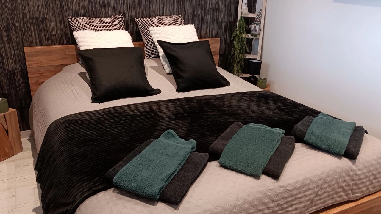 Photo of Bedroom in Vise