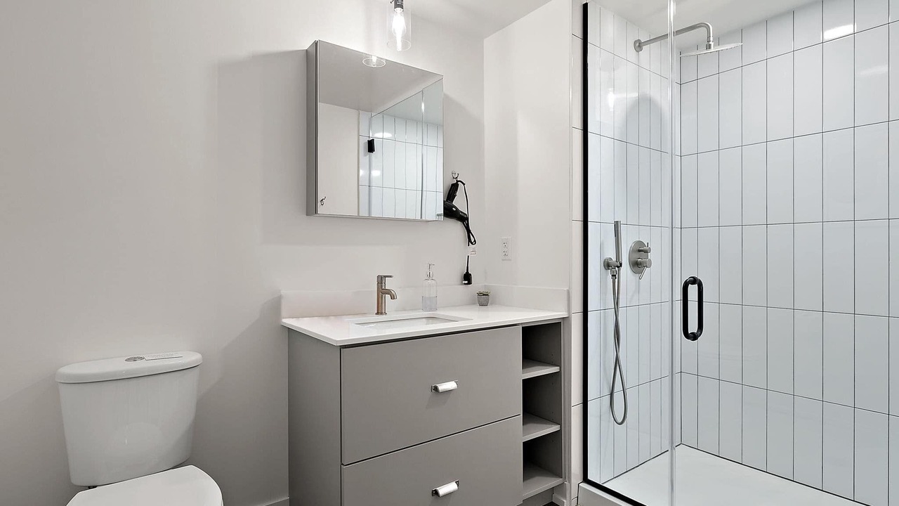 Photo of Bathroom in Warehouse District