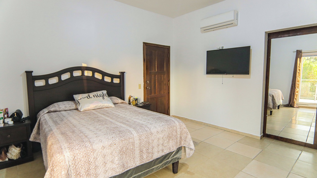 Photo of Bedroom in Calabash Bight
