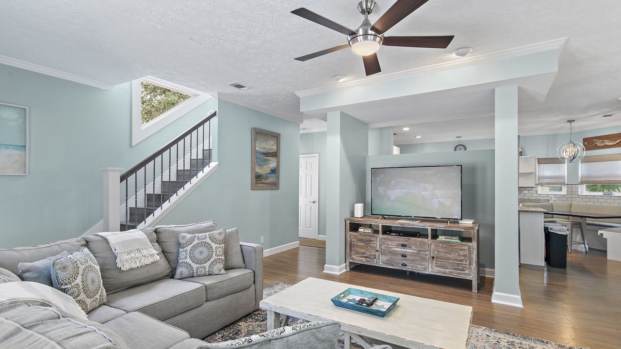 Photo of Livingroom in Clipper Cove