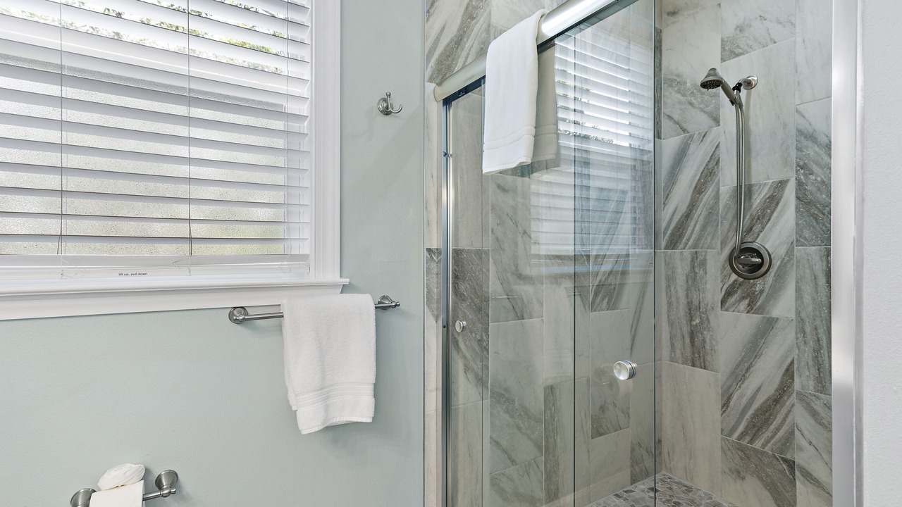 Photo of Bathroom in Clipper Cove