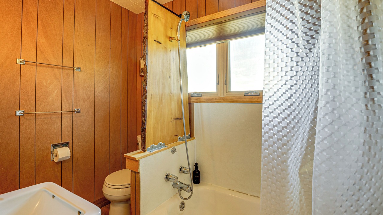 Photo of Bathroom in Fostoria