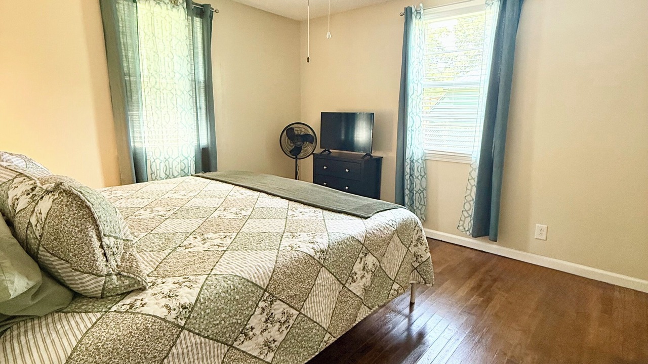 Photo of Bedroom in Perry