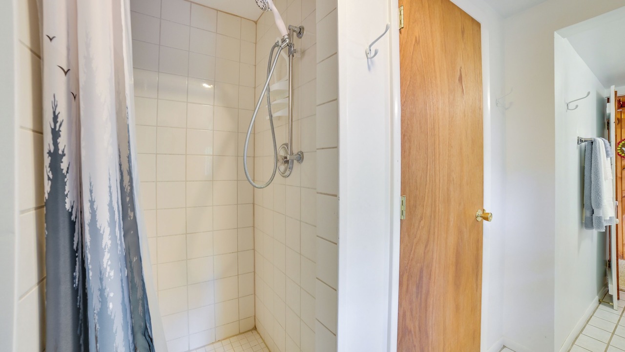 Photo of Bathroom in Levering