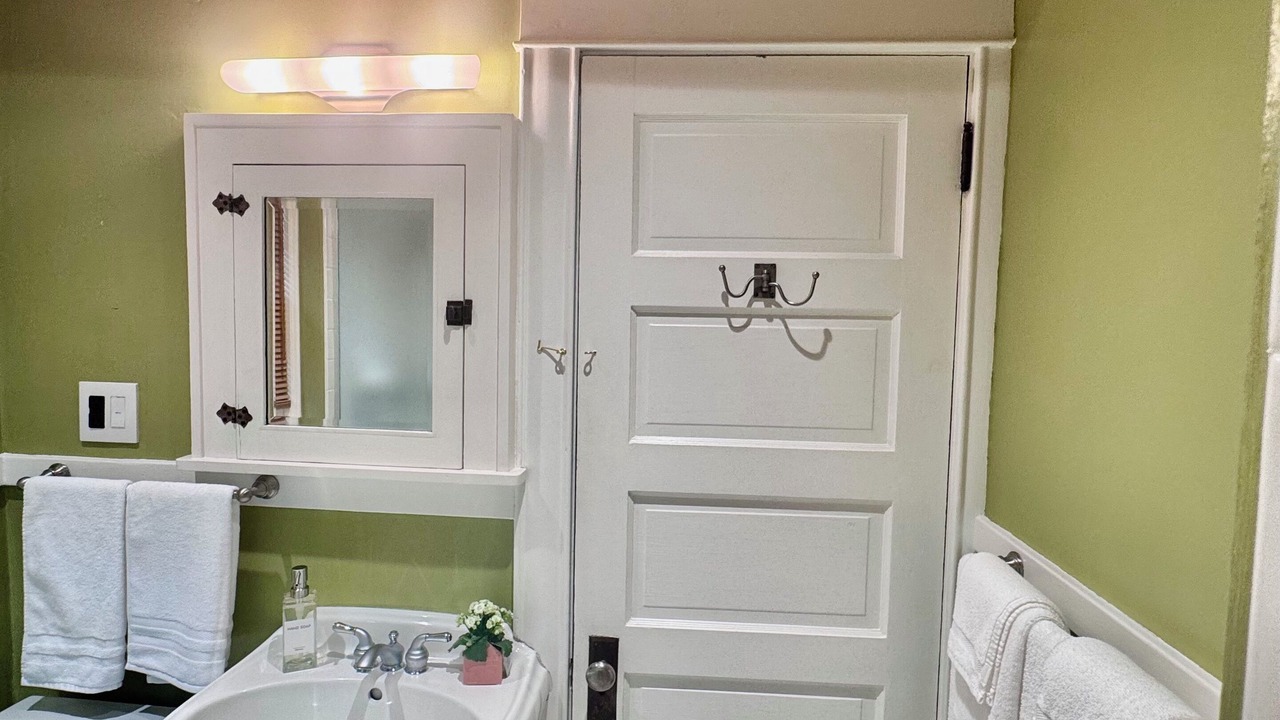 Photo of Bathroom in Linden Hills