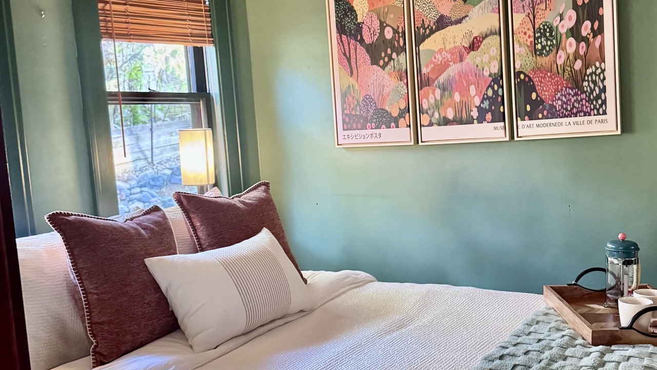 Photo of Bedroom in Linden Hills