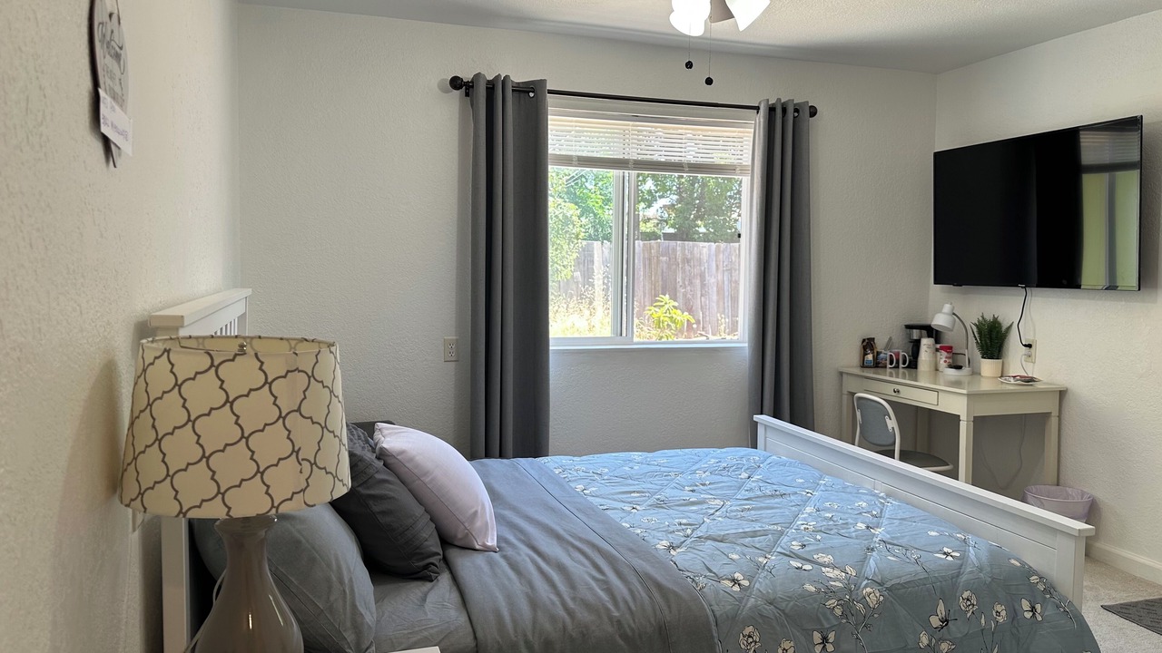 Photo of Bedroom in Arden-Arcade