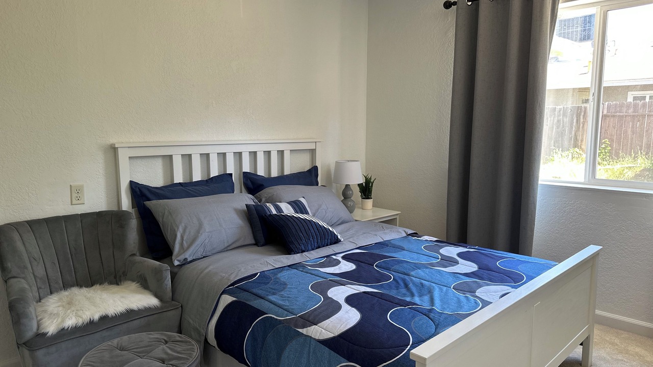 Photo of Bedroom in Arden-Arcade