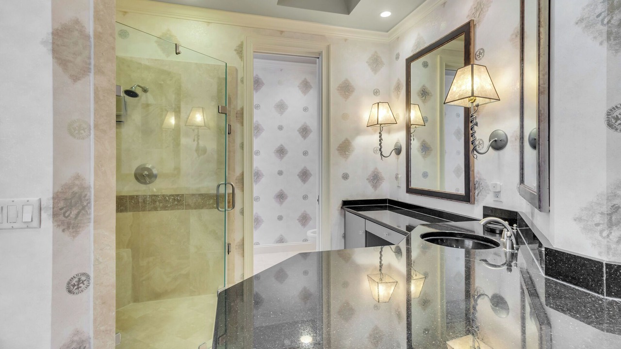 Photo of Bathroom in Beach Lagoon