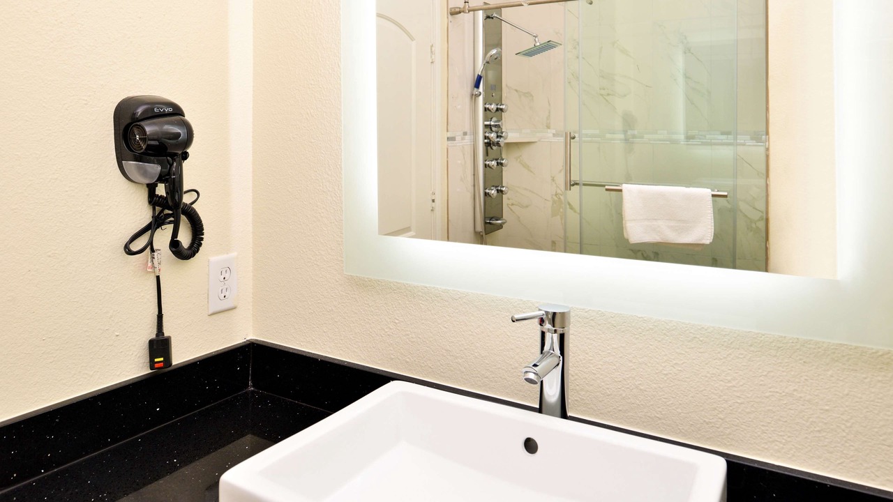 Photo of Bathroom in Spring