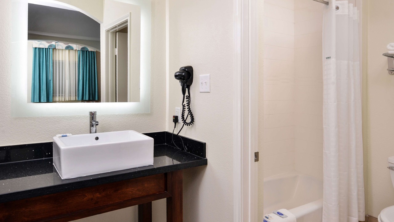Photo of Bathroom in Spring