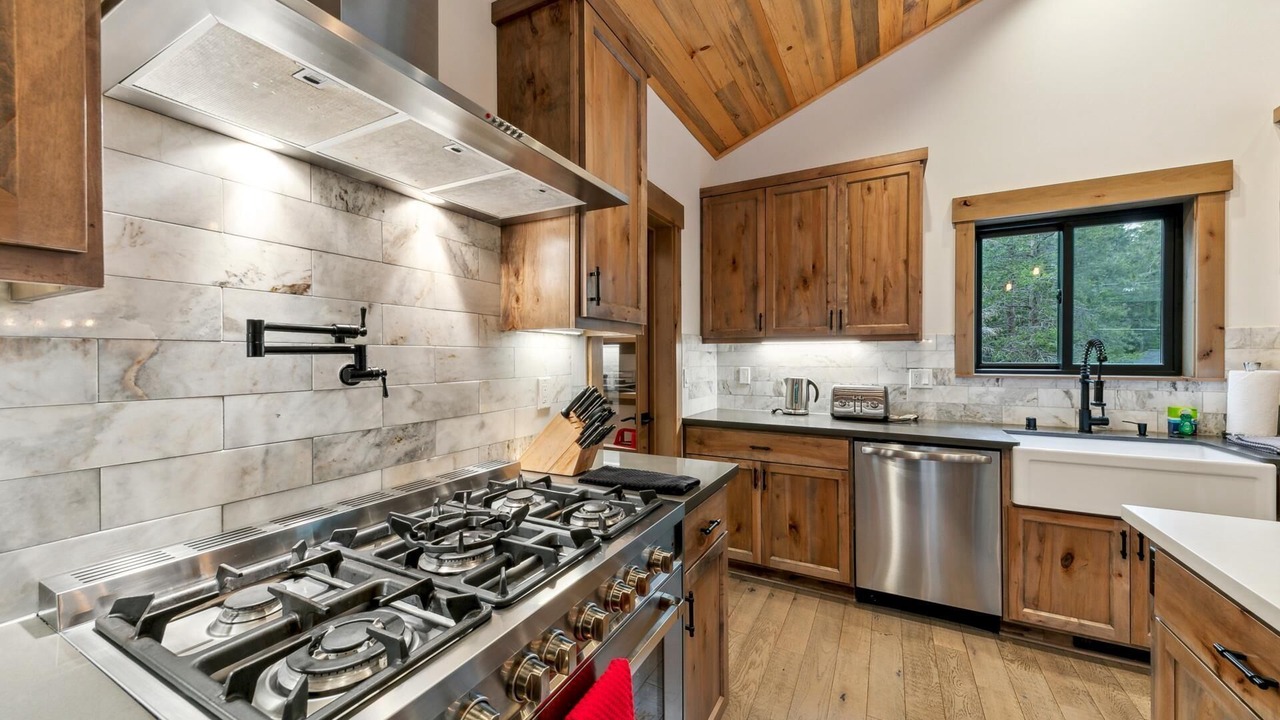 Photo of Kitchen in North Upper Truckee