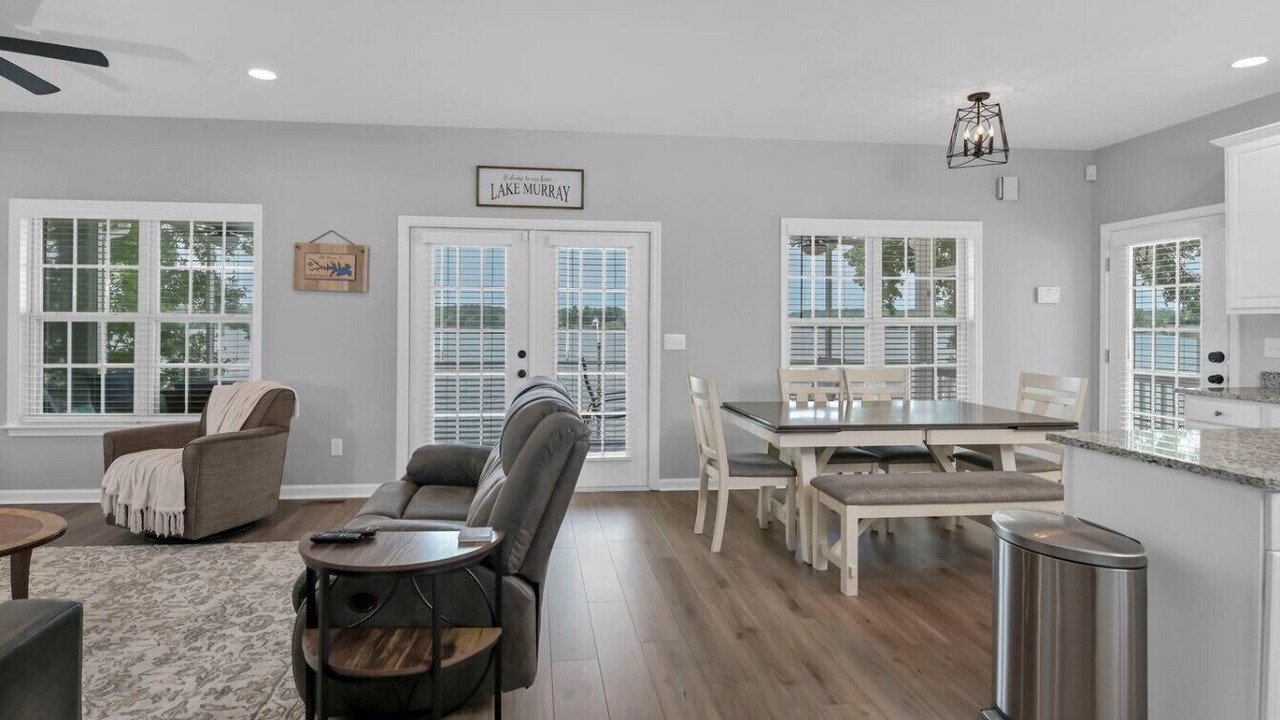 Photo of Livingroom in Newberry Shores