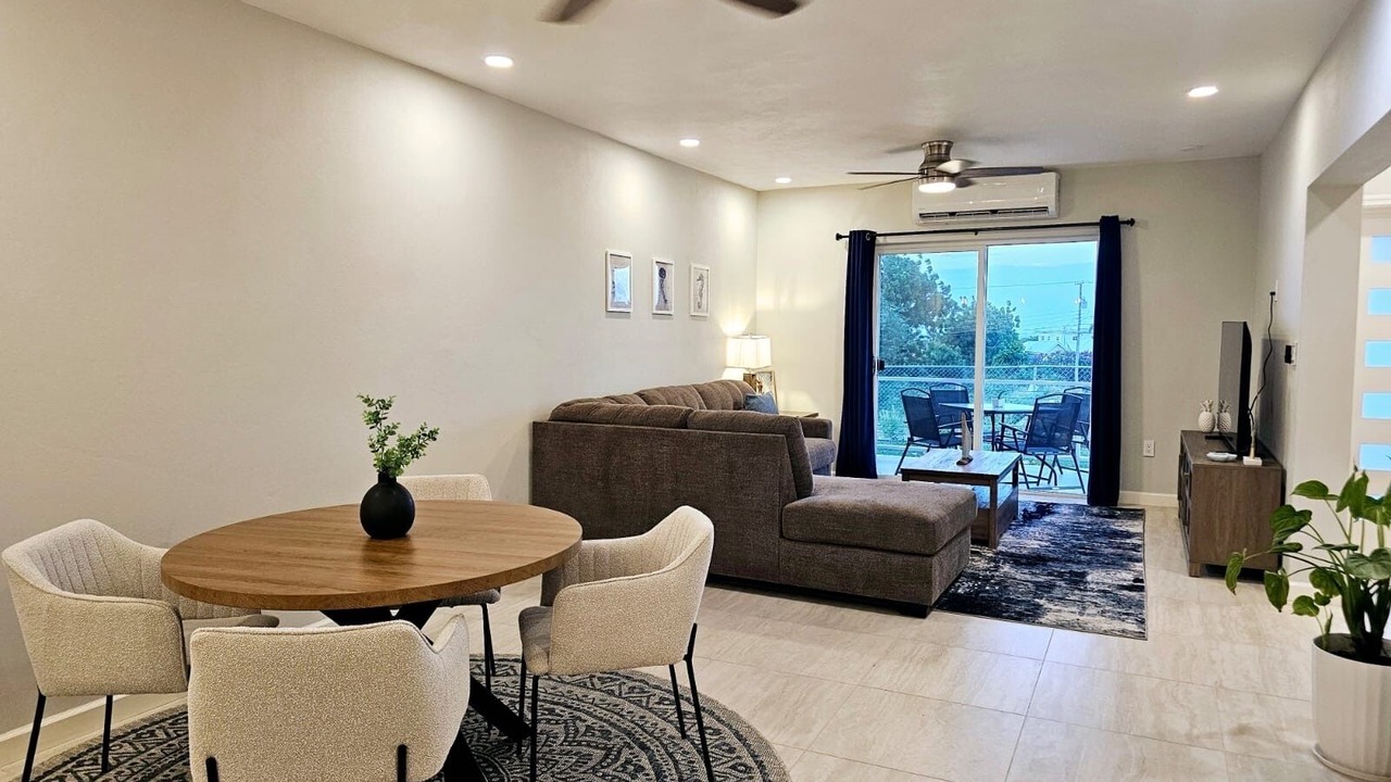 Photo of Livingroom in Dickenson Bay