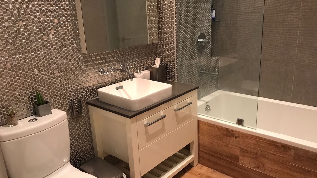 Photo of Bathroom in Hunters Point