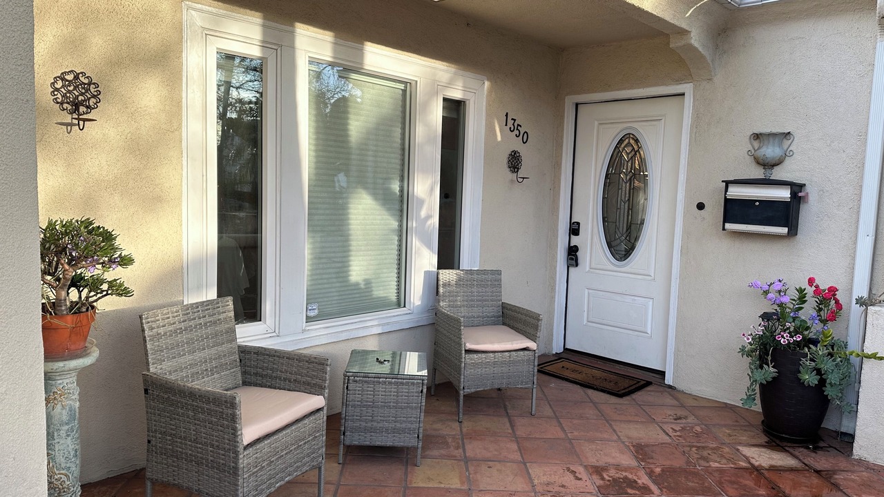 Photo of Patio Balcony in Mid-Wilshire