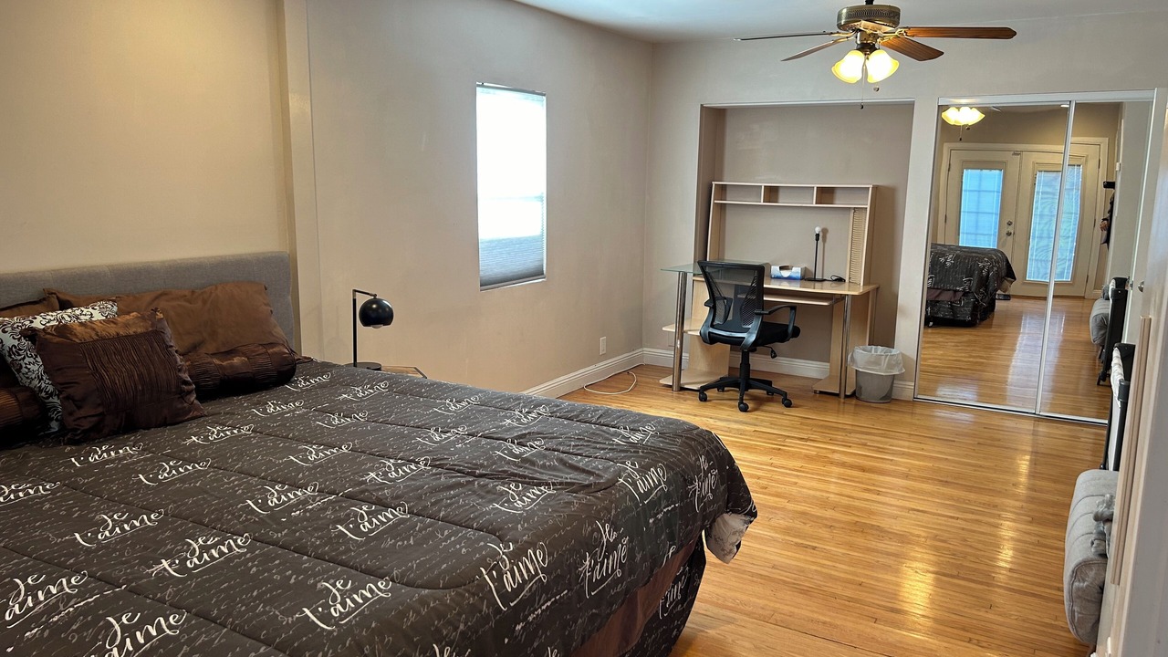 Photo of Bedroom in Mid-Wilshire