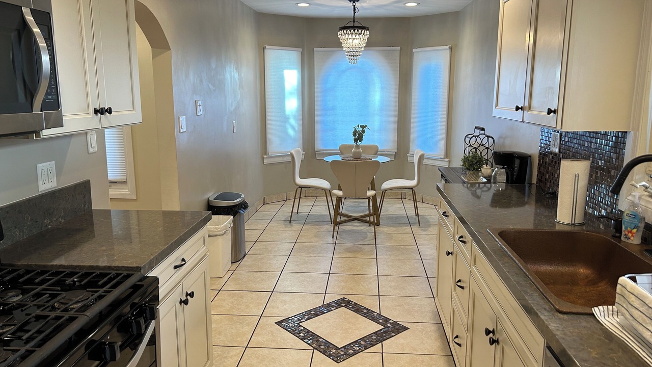 Photo of Kitchen in Mid-Wilshire