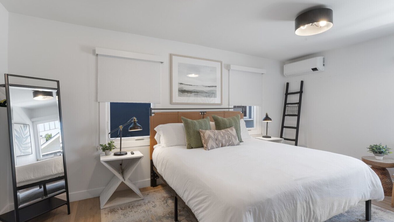 Photo of Bedroom in Balboa Island