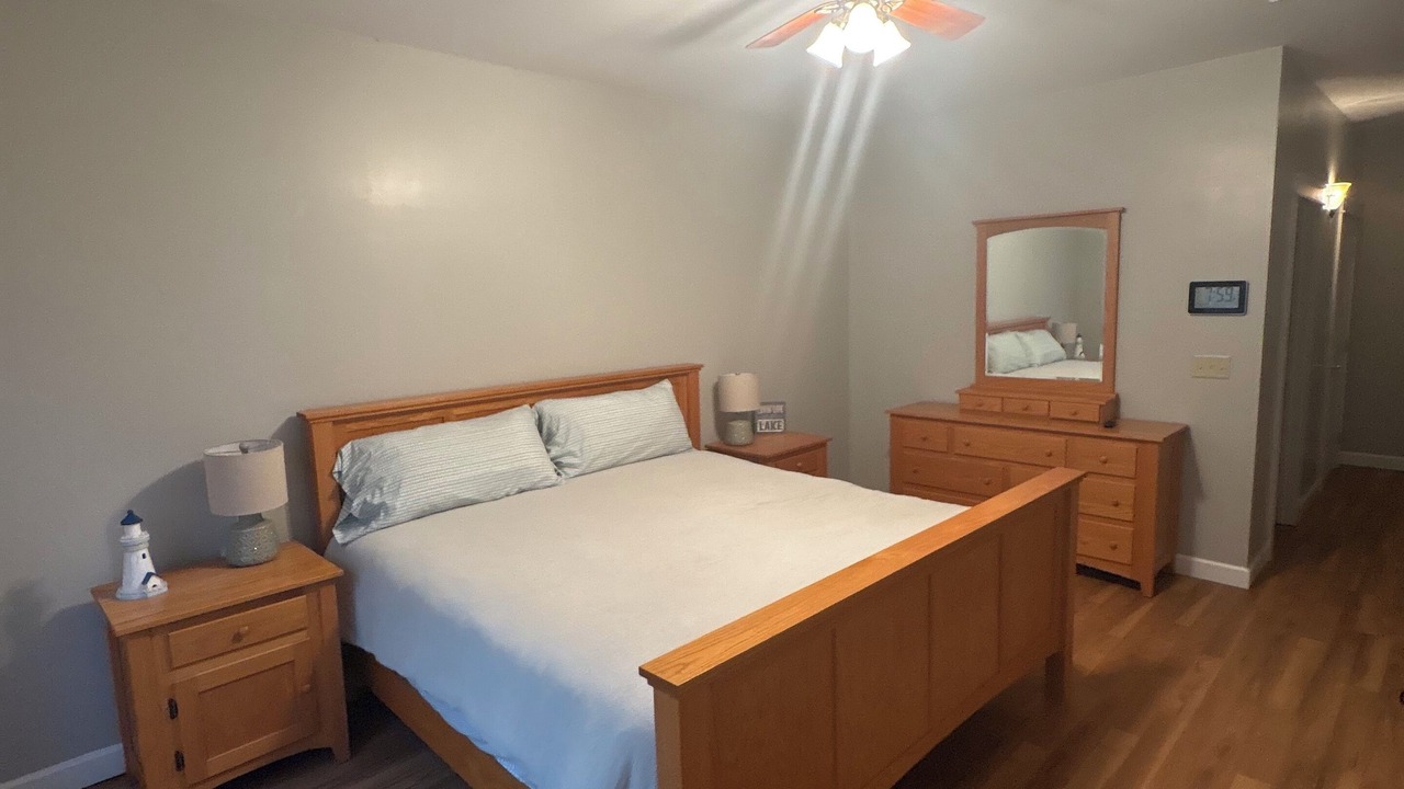 Photo of Bedroom in Lakeview