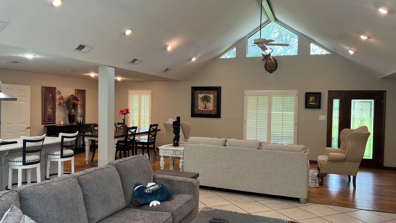 Photo of Livingroom in Theodore
