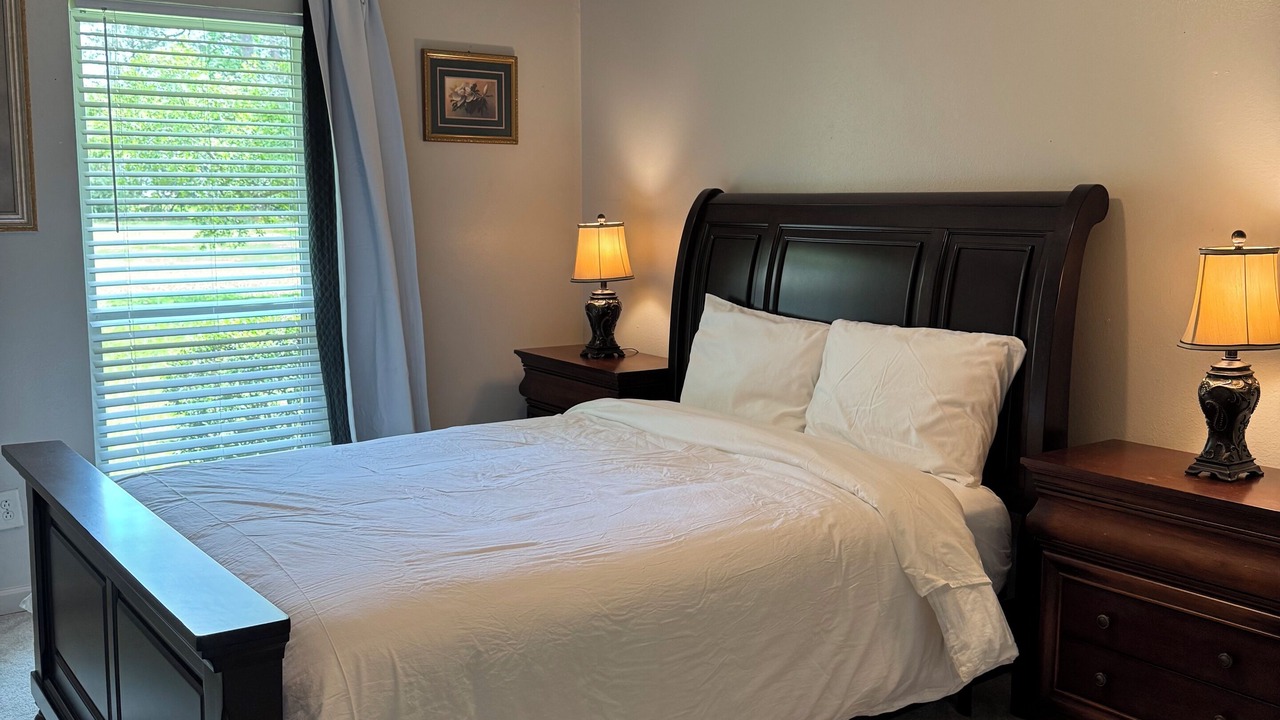 Photo of Bedroom in Theodore