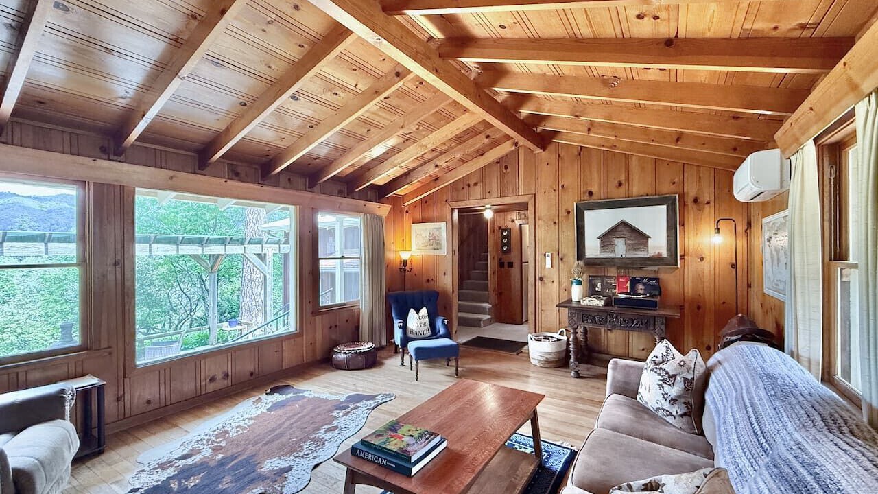 Photo of Livingroom in Midpines