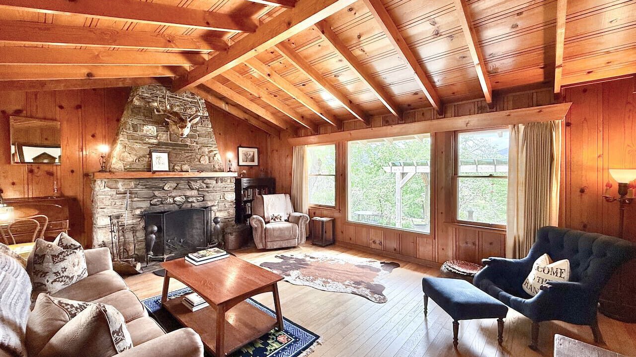 Photo of Livingroom in Midpines