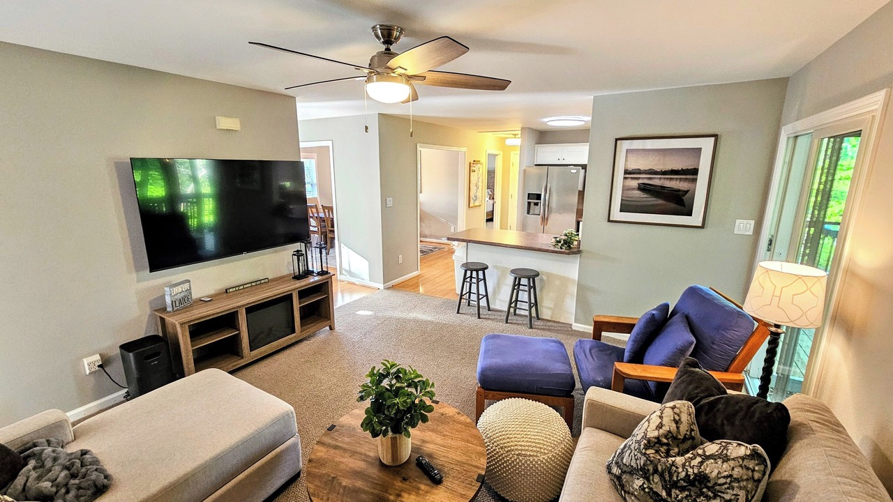 Photo of Livingroom in Six Mile