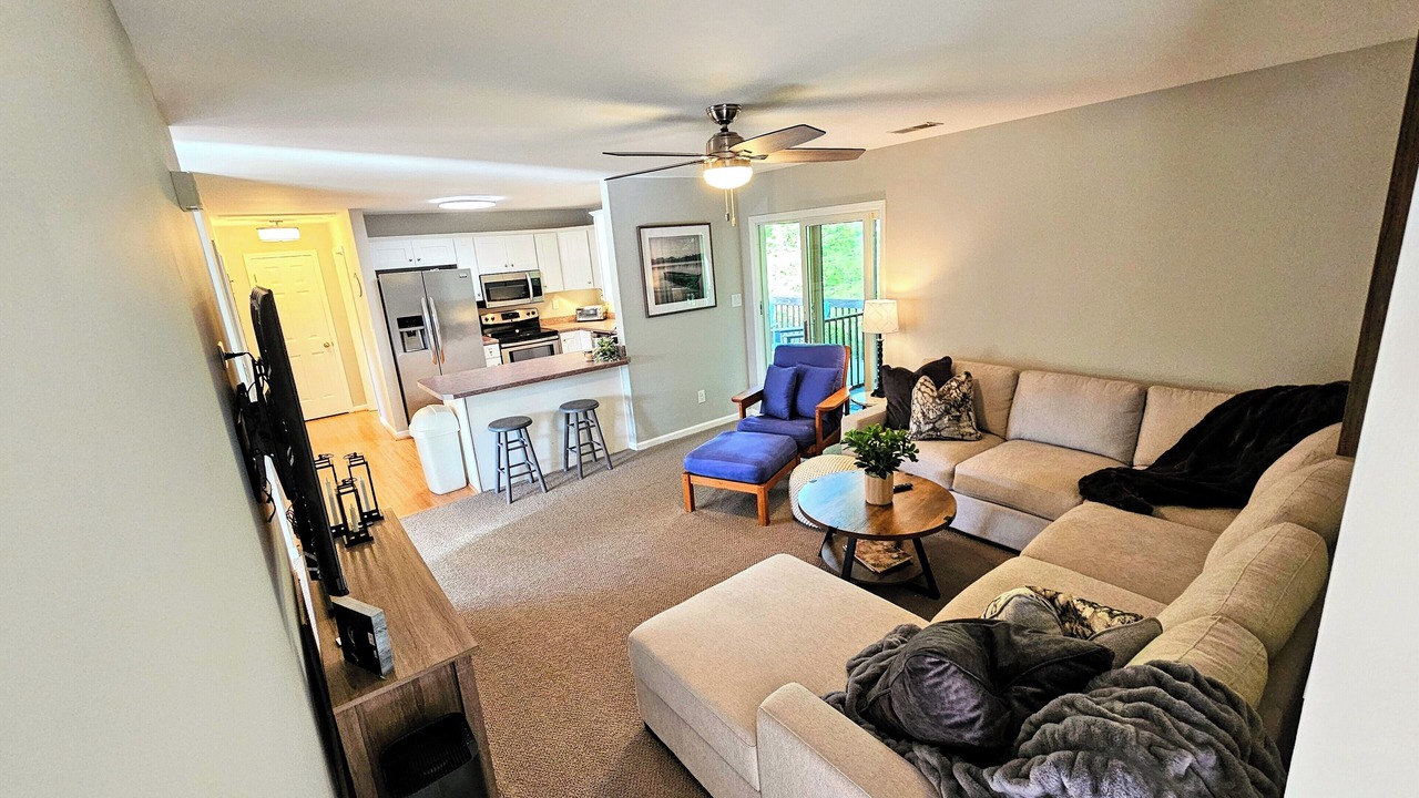 Photo of Livingroom in Six Mile