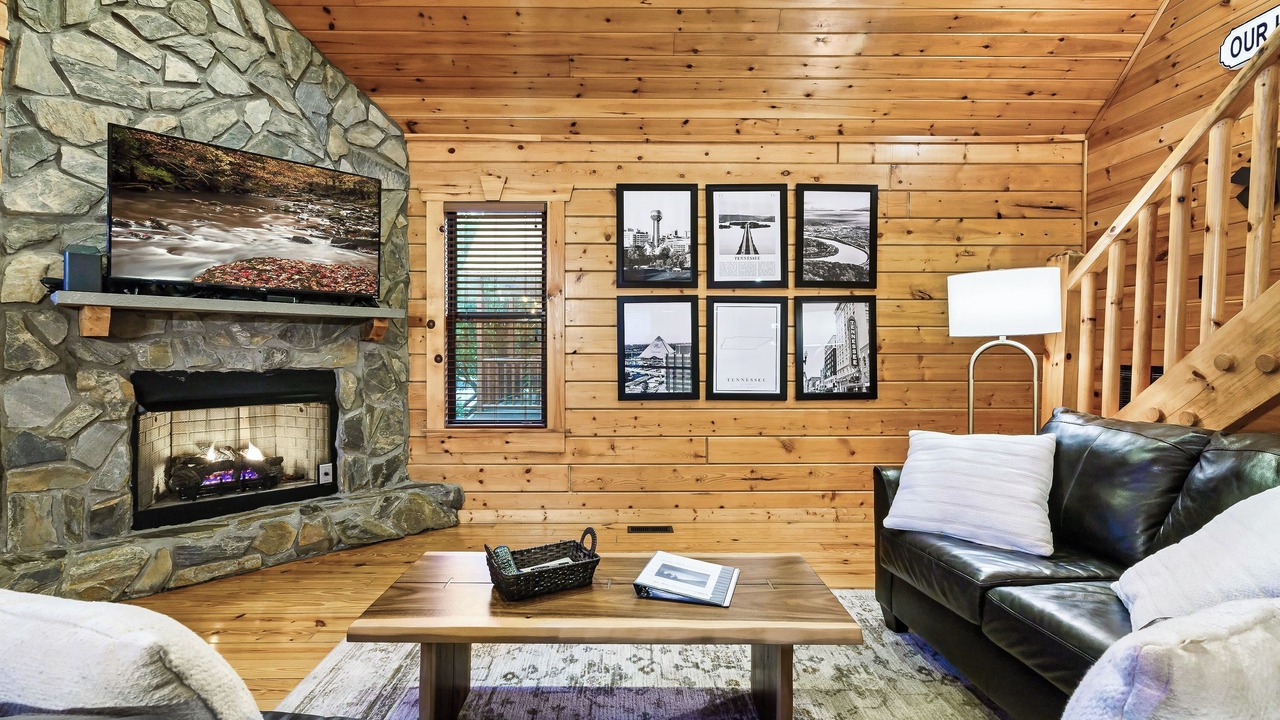 Photo of Livingroom in White Oak Lodge