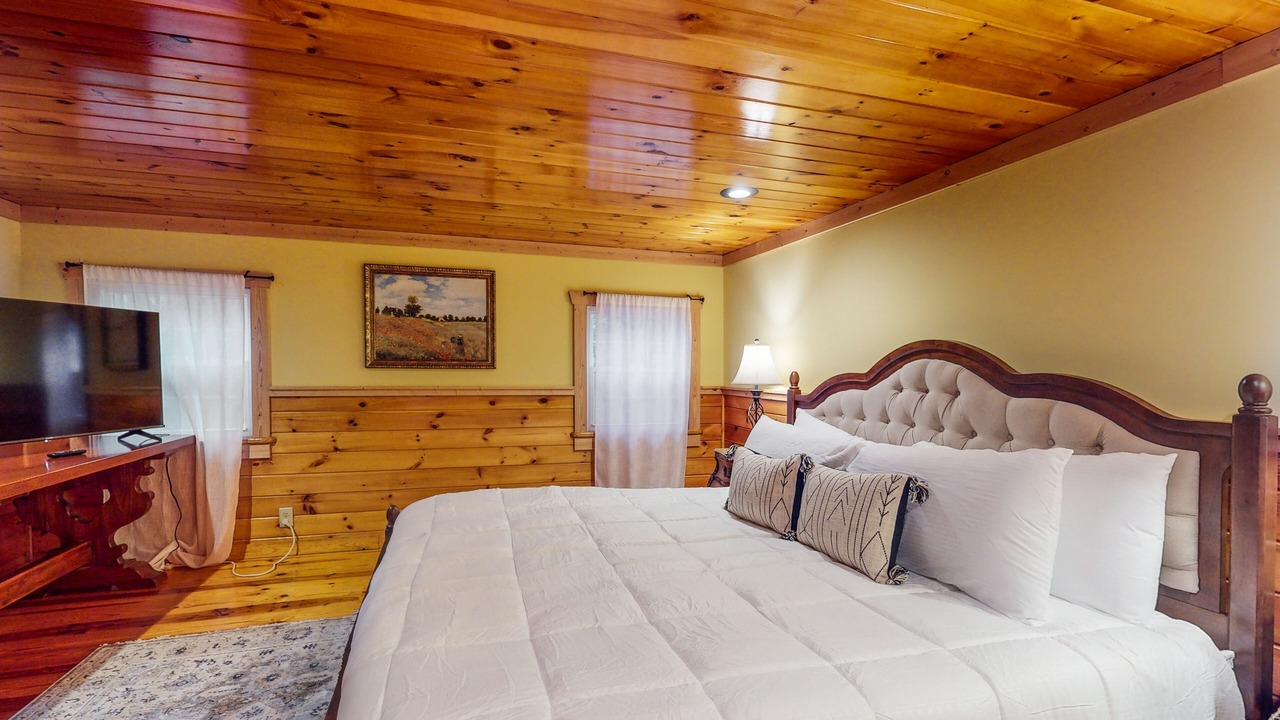 Photo of Bedroom in Ellijay