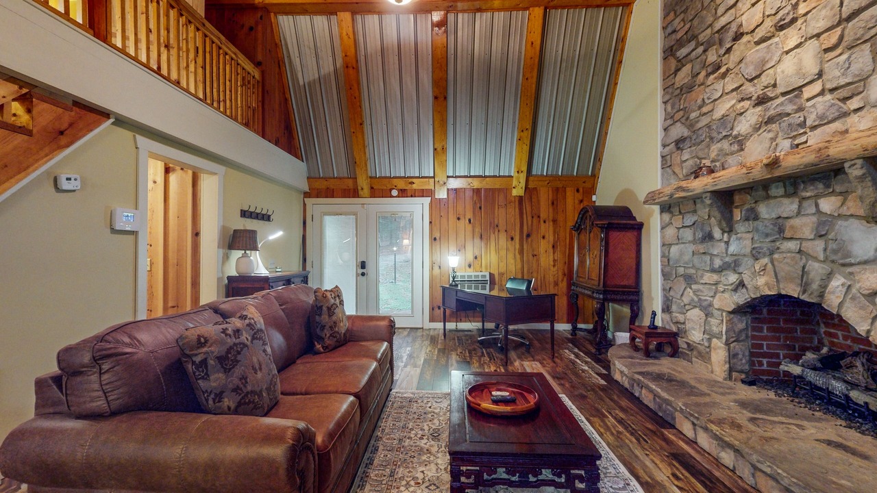 Photo of Livingroom in Ellijay