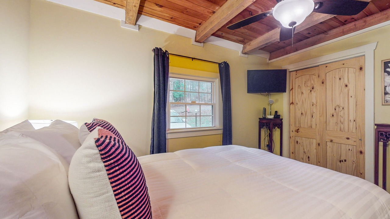 Photo of Bedroom in Ellijay