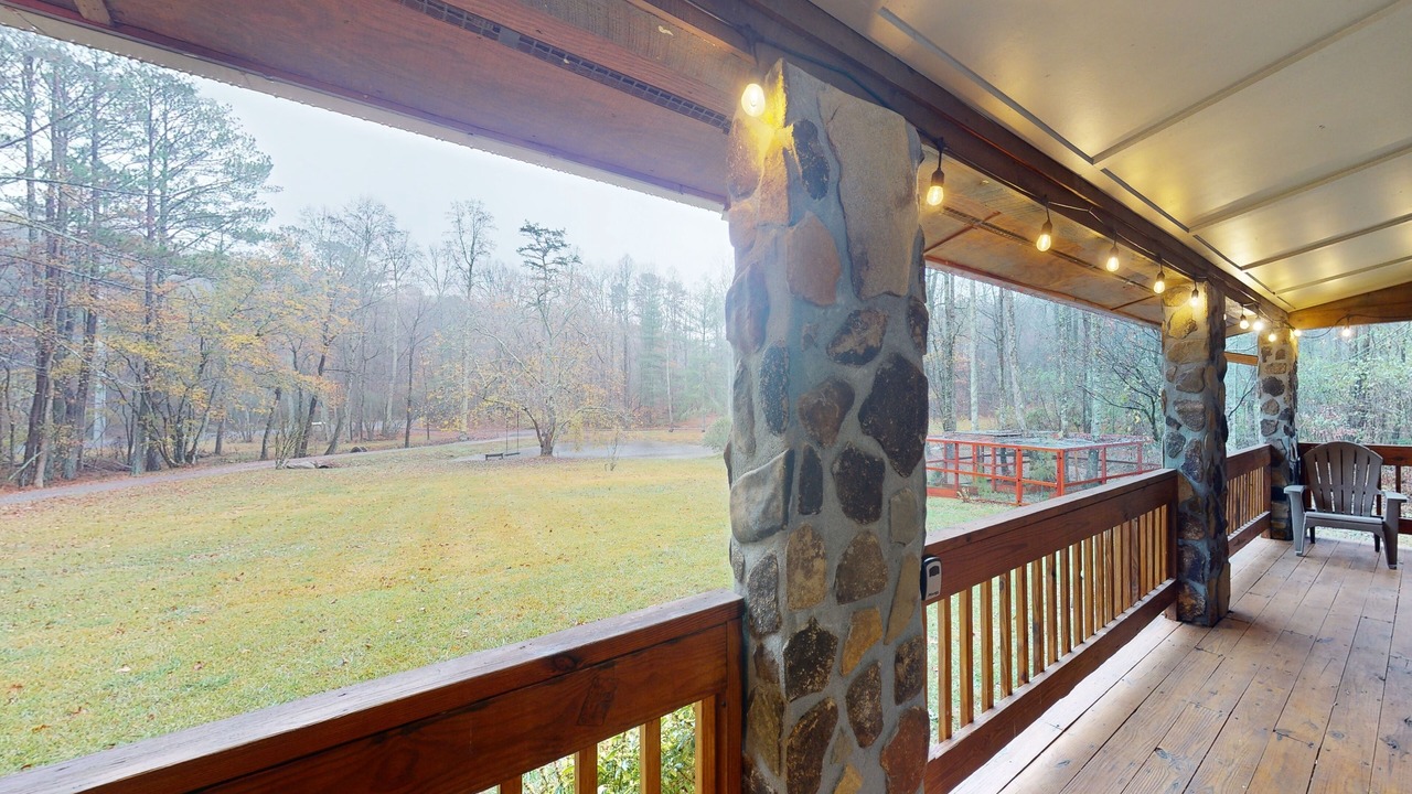 Photo of Patio Balcony in Ellijay