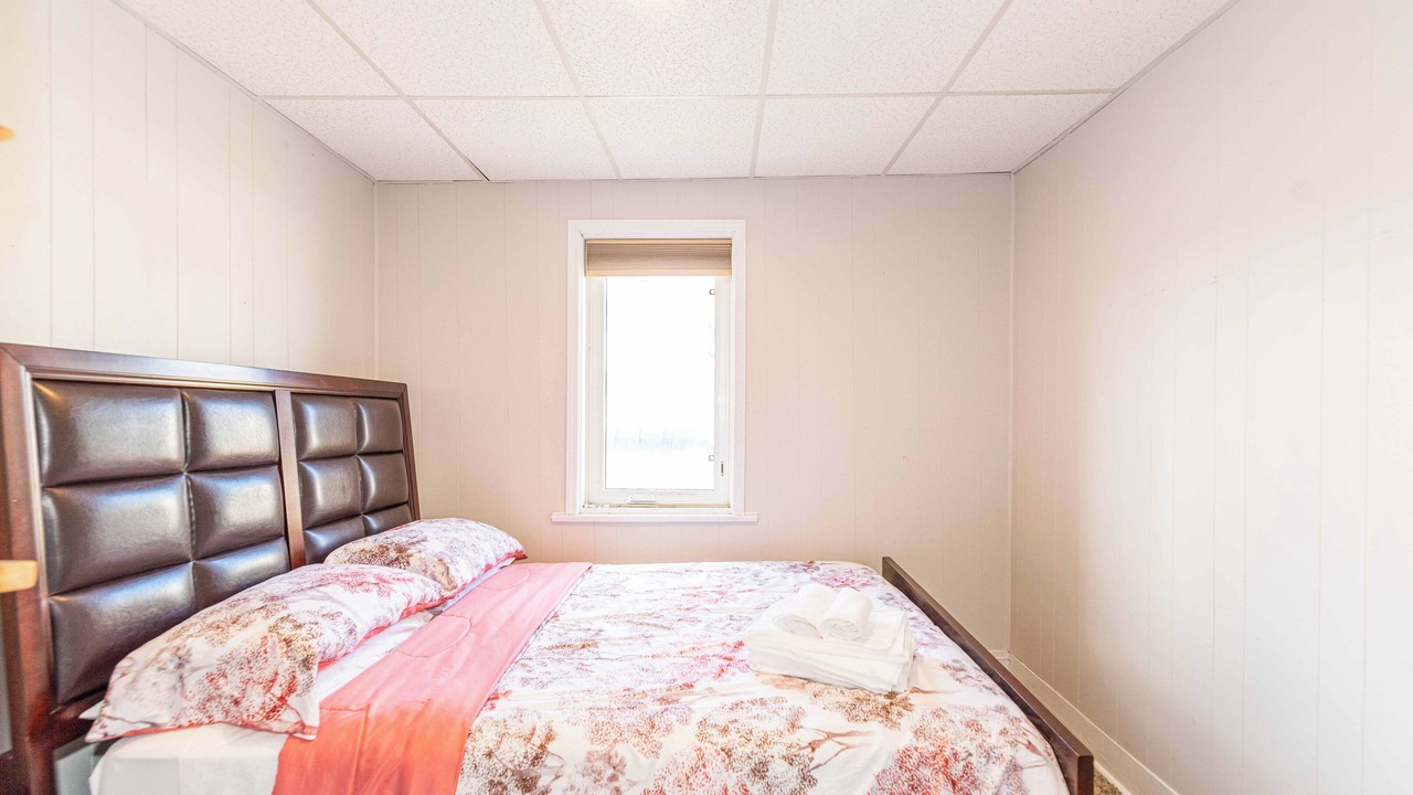 Photo of Bedroom in Whyte ave